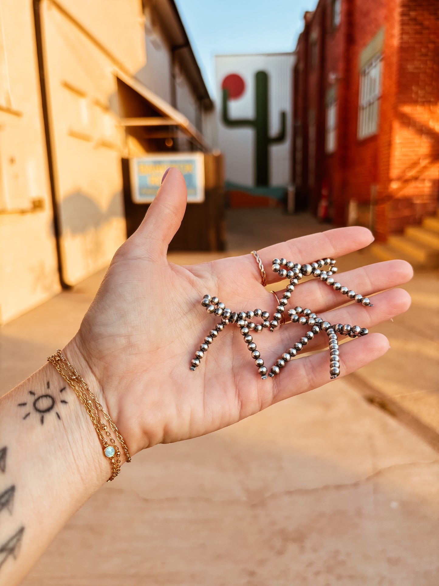 Navajo Pearl Bow Connector